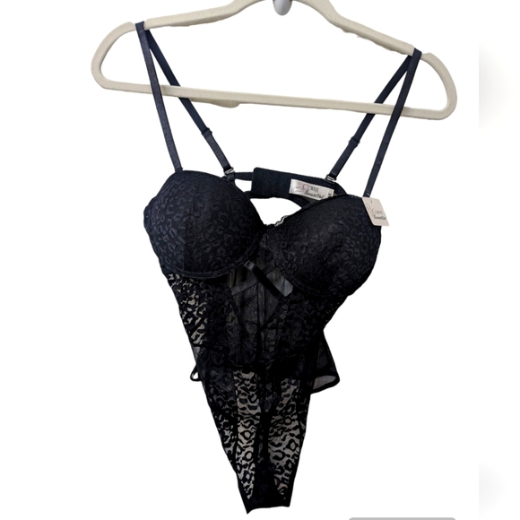 Curve Necessities Bodysuit with Built-in 5 way Convertible - Picture 1 of 9